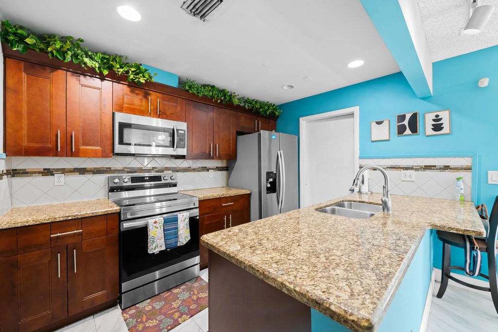 7838 Kimberly Boulevard, North Lauderdale