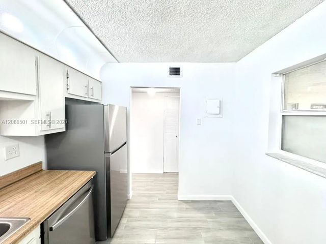 3 of 16 - 1800 Sw 81st Avenue #1204, North Lauderdale, FL