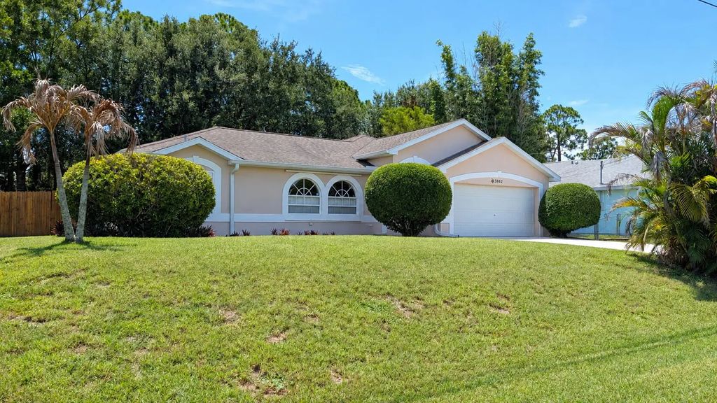 3882 Sw Chaffin Street, Port St. Lucie