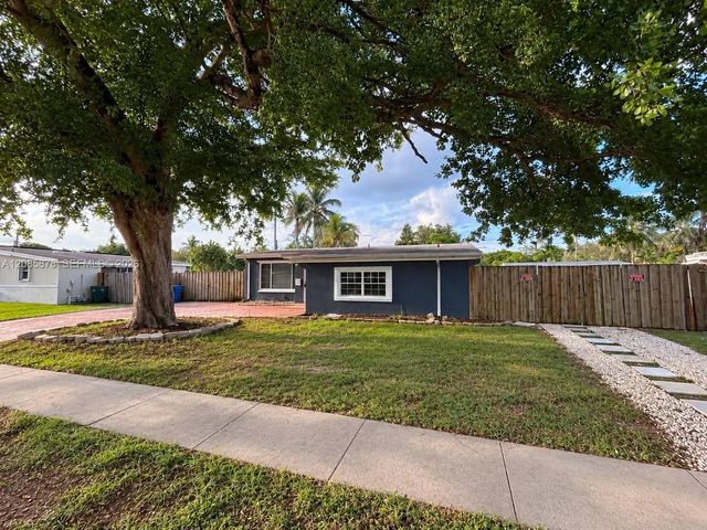 2 of 35 - 6541 Sw 5th Street, Pembroke Pines, FL