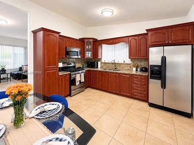 3 of 35 - 6541 Sw 5th Street, Pembroke Pines, FL