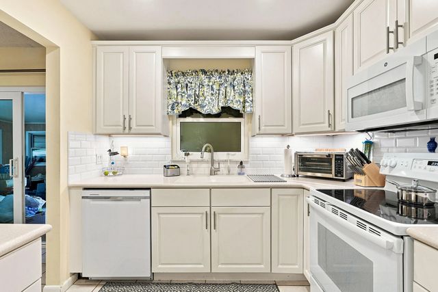 3 of 20 - 1681 Se 14th Street, Stuart, FL
