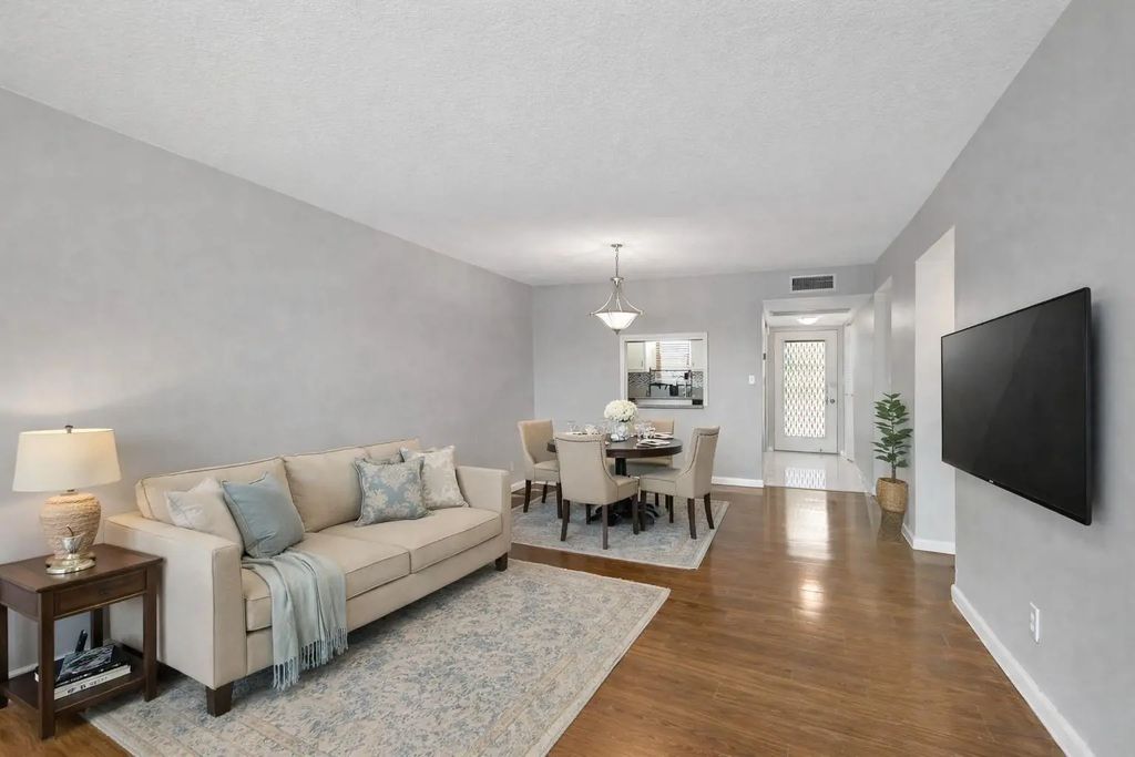 9300 Sw 8th Street #303, Boca Raton