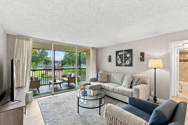 4 of 25 - 5260 Nw 2nd Avenue #unit 204, Boca Raton, FL