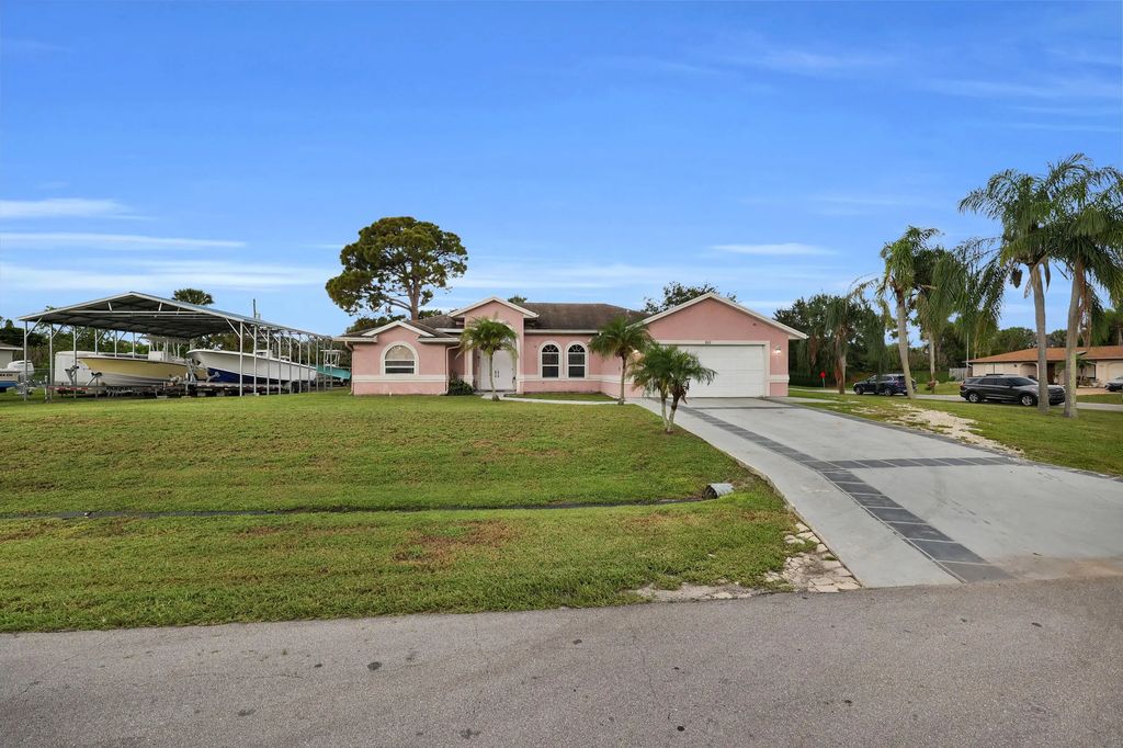 202 Se Grove Avenue, Port St. Lucie