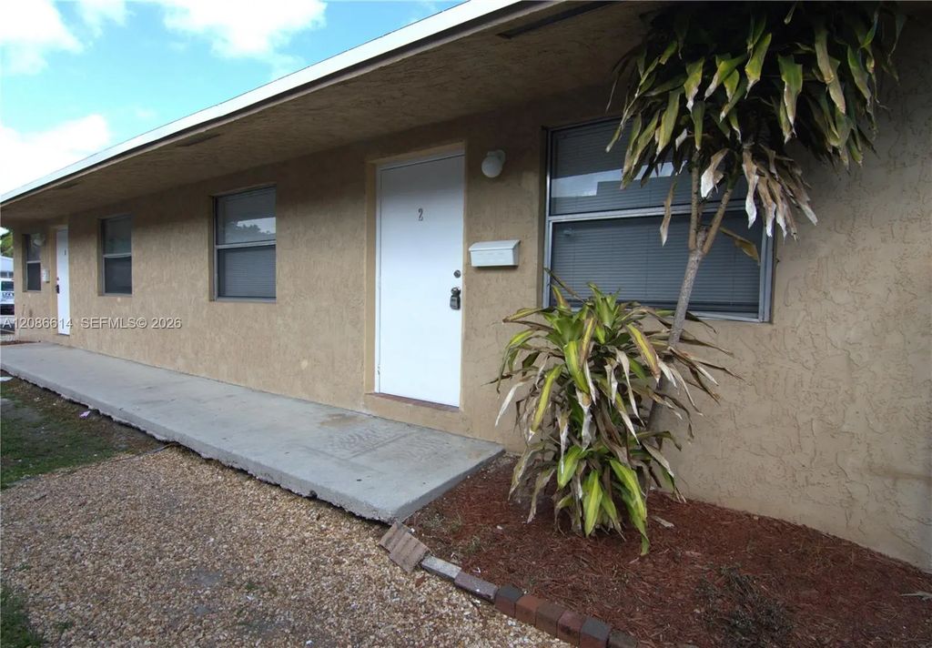 806 Nw 10th Street #1, Hallandale Beach