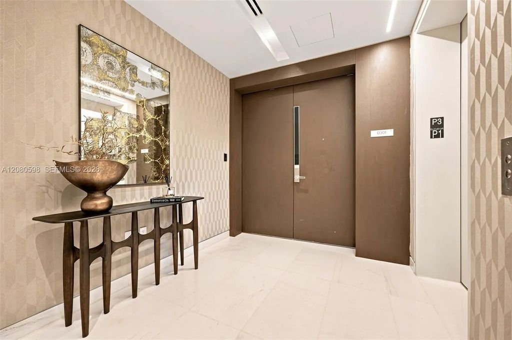 300 Biscayne Blvd Way #301, Miami