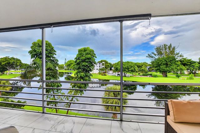4 of 92 - 3121 Cambridge F #3121, Deerfield Beach, FL