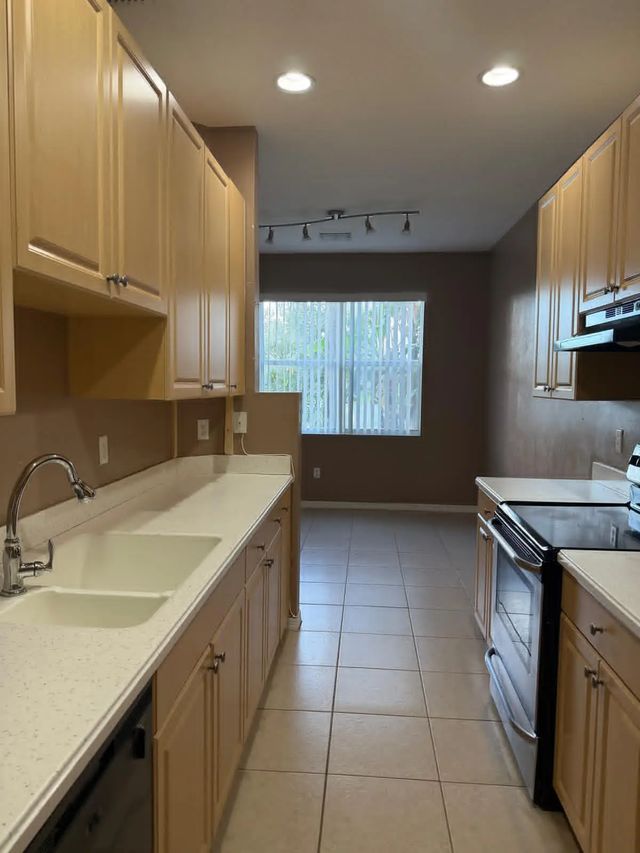 5 of 24 - 1510 Seminole Palms Drive, Greenacres, FL