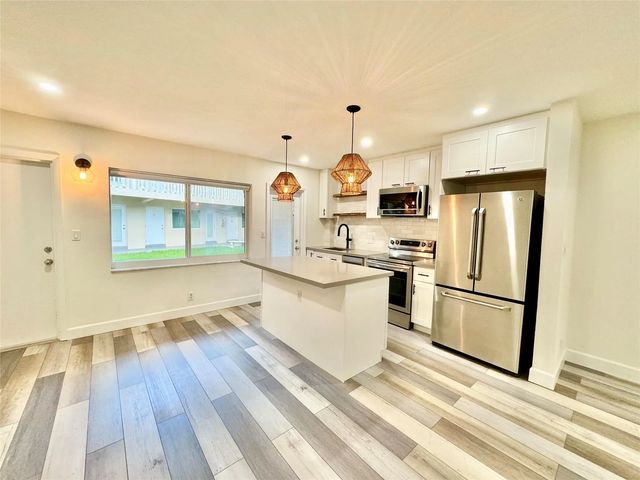 5 of 21 - 2110 Ne 39th Street #2a, Fort Lauderdale, FL