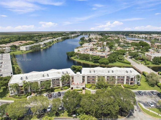 10668 W Clairmont Circle #303, Tamarac