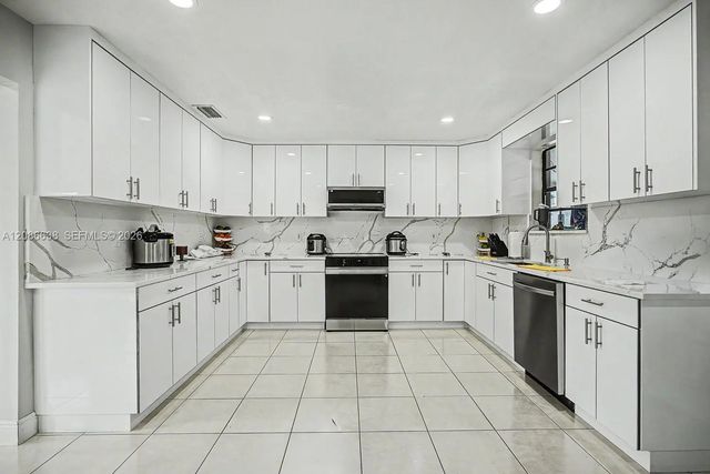 4 of 30 - 17330 Sw 302nd Street, Homestead, FL