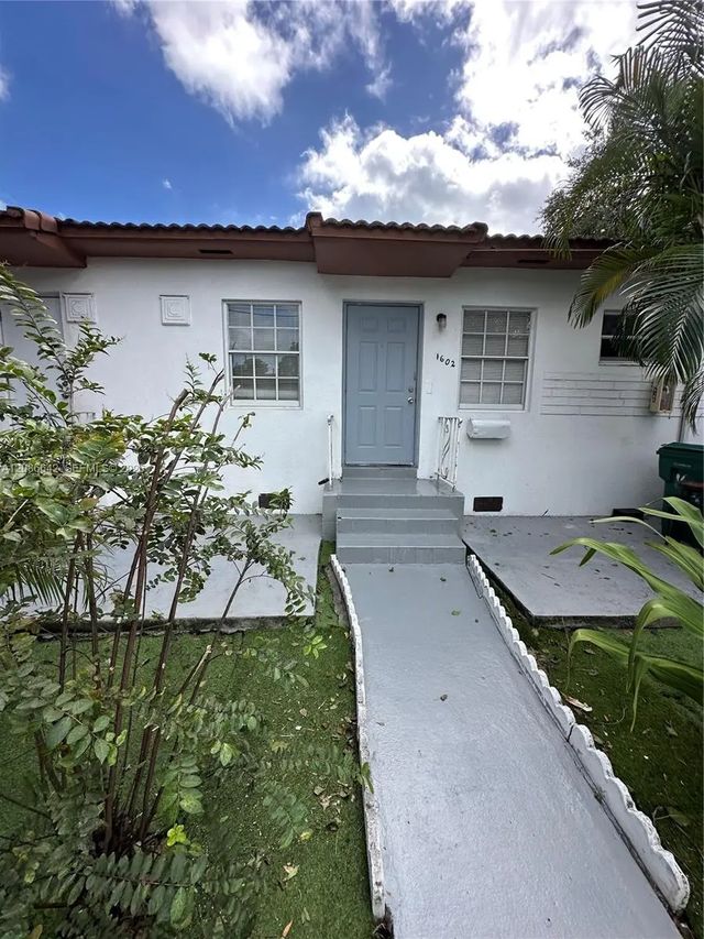 5 of 18 - 600 Sw 16th Avenue, Miami, FL