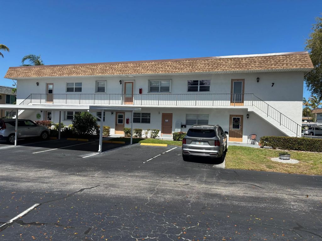 2950 Se Ocean Boulevard #7-5, Stuart
