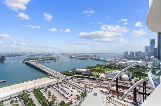 2 of 5 - 1400 Biscayne #3805, Miami, FL