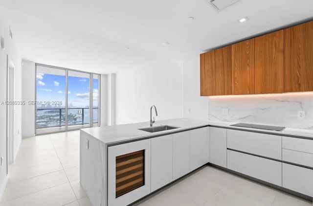 5 of 5 - 1400 Biscayne #3805, Miami, FL