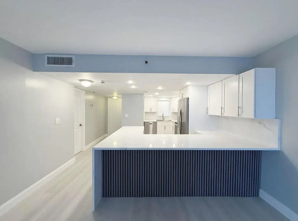 3300 W Rolling Hills Circle #410, Davie
