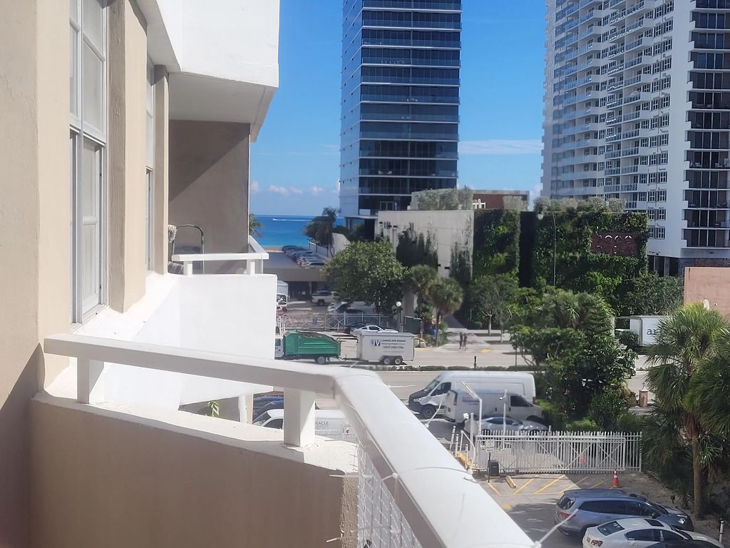 1985 S Ocean Drive #3a, Hallandale Beach