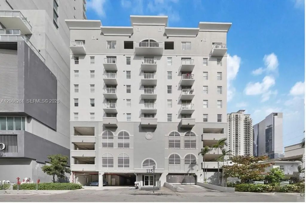 115 Sw 11th Street #704, Miami