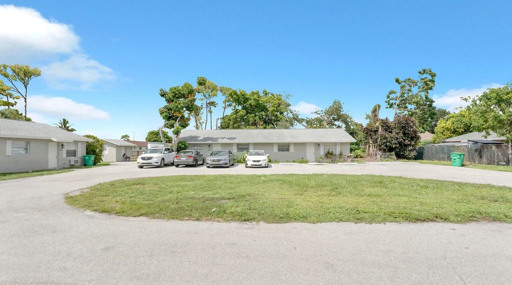 3883 Park Lane, Palm Springs
