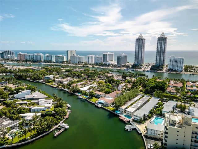 4740 Pine Tree Drive #20, Miami Beach