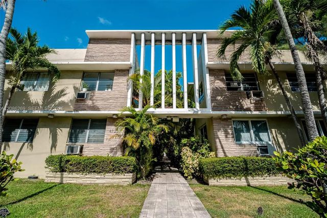 4740 Pine Tree Drive #20, Miami Beach