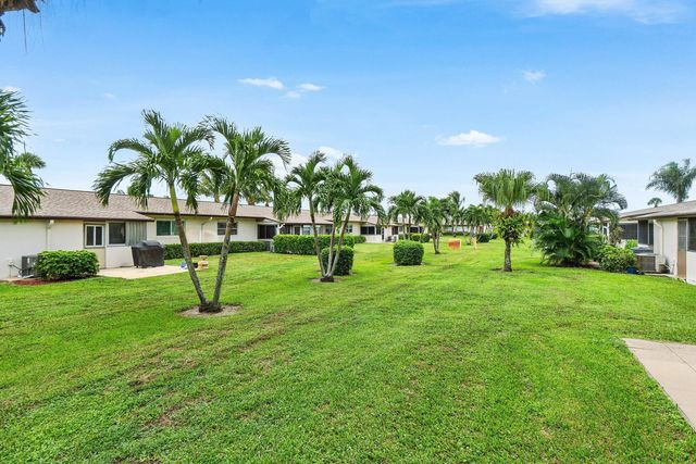 4 of 37 - 2883 Crosley Drive W #f, West Palm Beach, FL