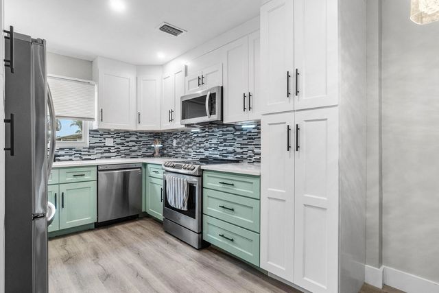 5 of 37 - 2883 Crosley Drive W #f, West Palm Beach, FL