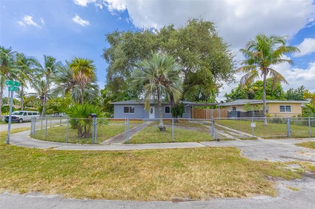 3 of 27 - 950 Ne 164th Street, North Miami Beach, FL