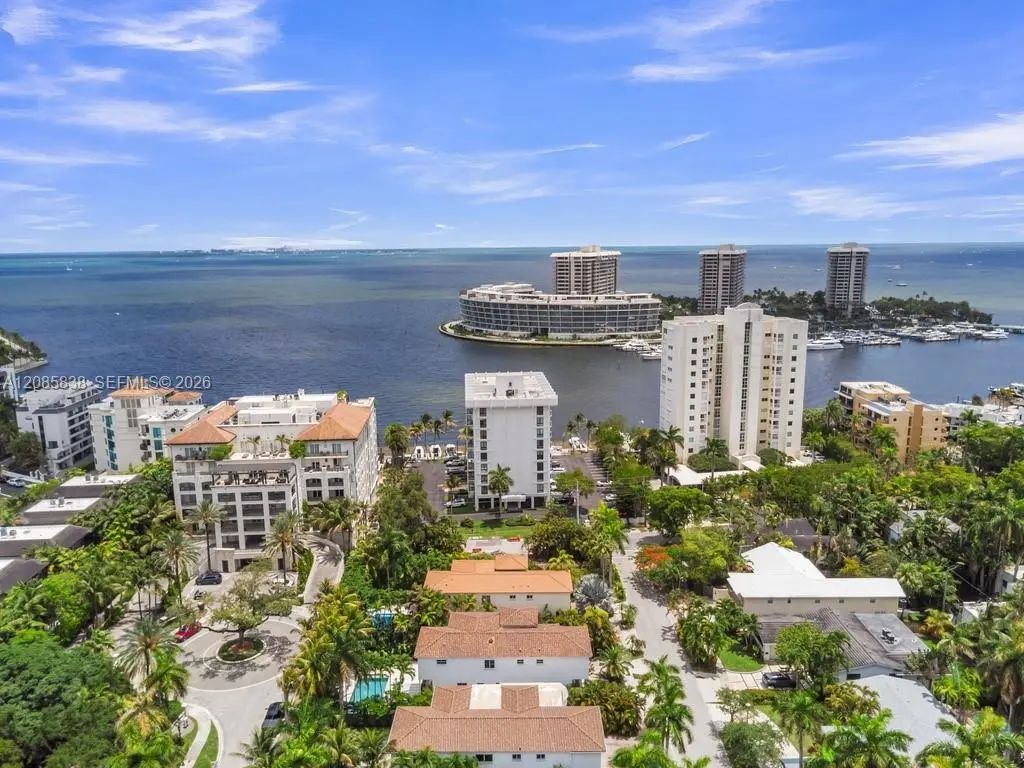 1600 S Bayshore Lane #4c, Miami