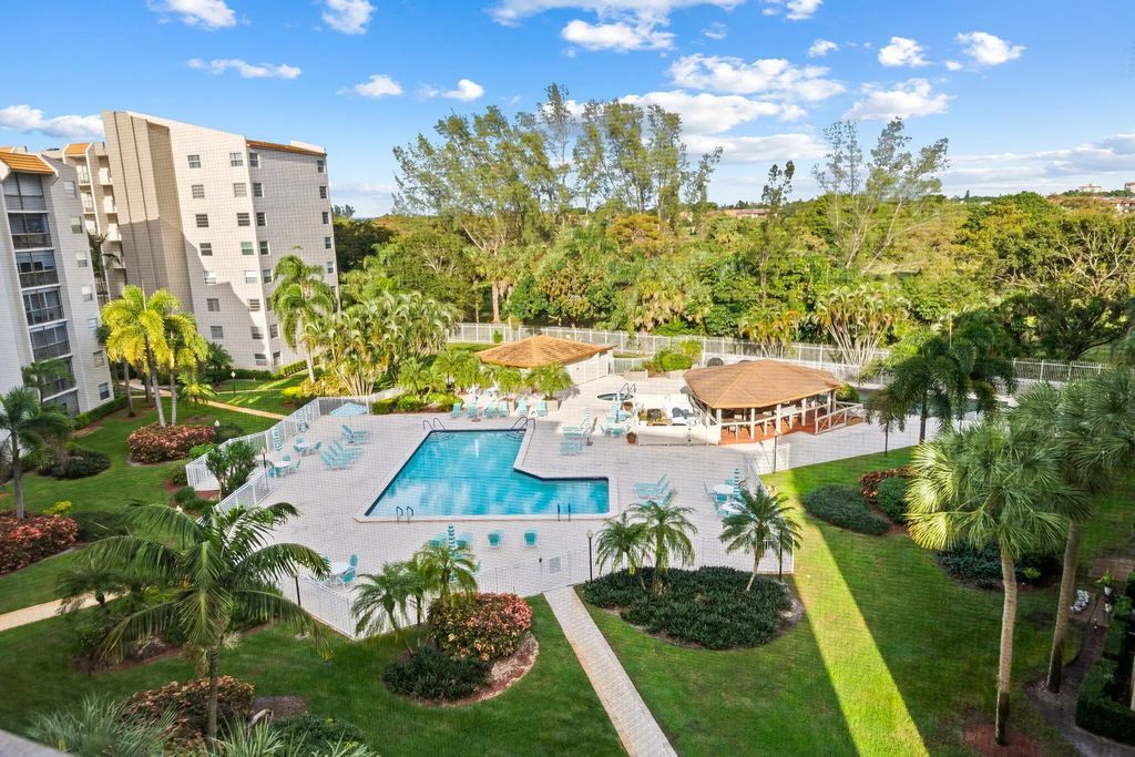 3930 Inverrary Boulevard #608-d, Lauderhill