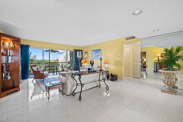 4 of 31 - 3930 Inverrary Boulevard #608-d, Lauderhill, FL