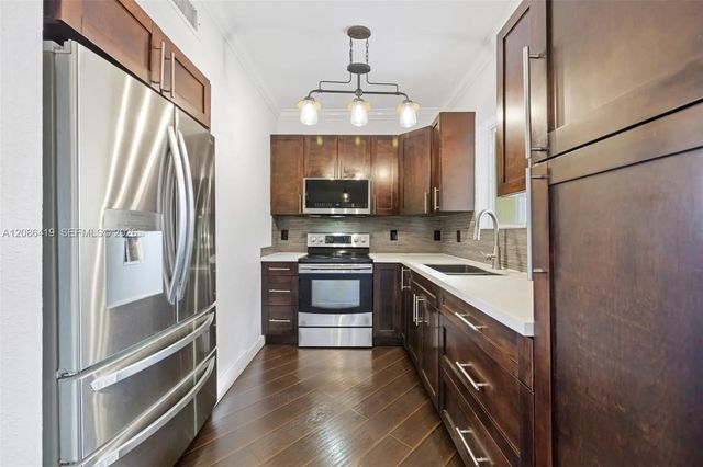 2 of 25 - 7230 Nw 174th Terrace #204, Hialeah, FL