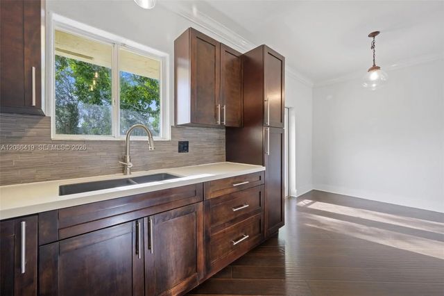 3 of 25 - 7230 Nw 174th Terrace #204, Hialeah, FL