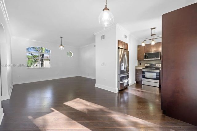 4 of 25 - 7230 Nw 174th Terrace #204, Hialeah, FL