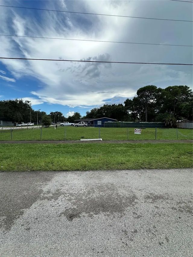 2 of 2 - 16240 Nw 38th Place, Miami Gardens, FL