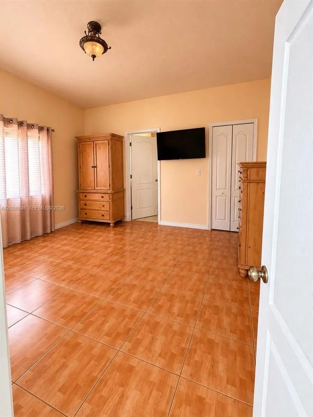 5 of 8 - 8010 Nw 186th Terrace, Hialeah, FL
