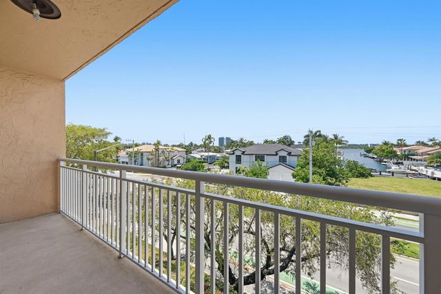 5 of 32 - 17051 Ne 35th Avenue #307, North Miami Beach, FL