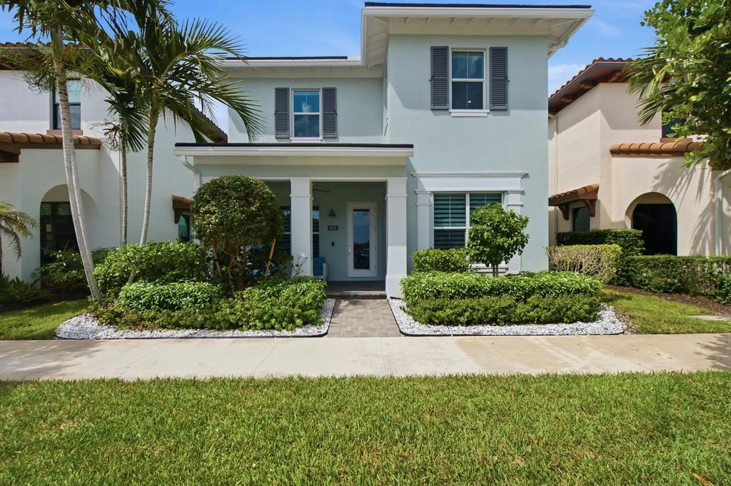 8015 Hobbes Way, Palm Beach Gardens