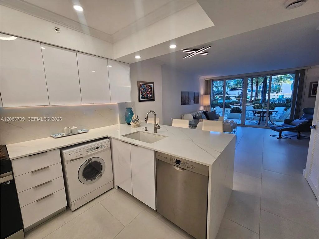 2501 S Ocean Drive #l17, Hollywood