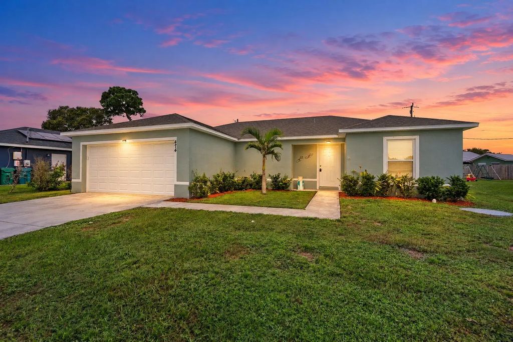474 Ne Mainsail Street, Port St. Lucie