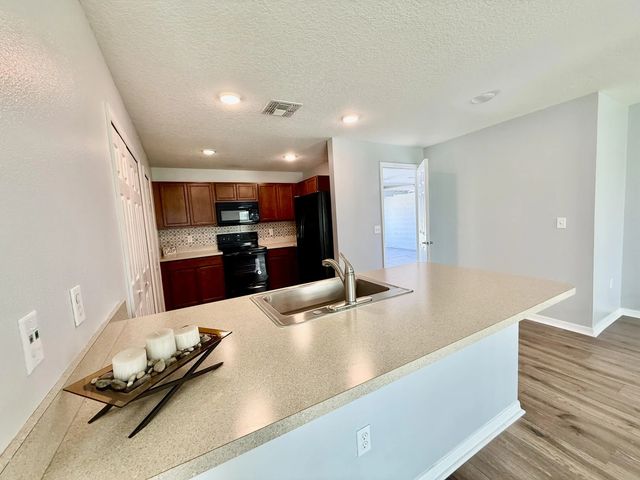 5 of 27 - 474 Ne Mainsail Street, Port St. Lucie, FL