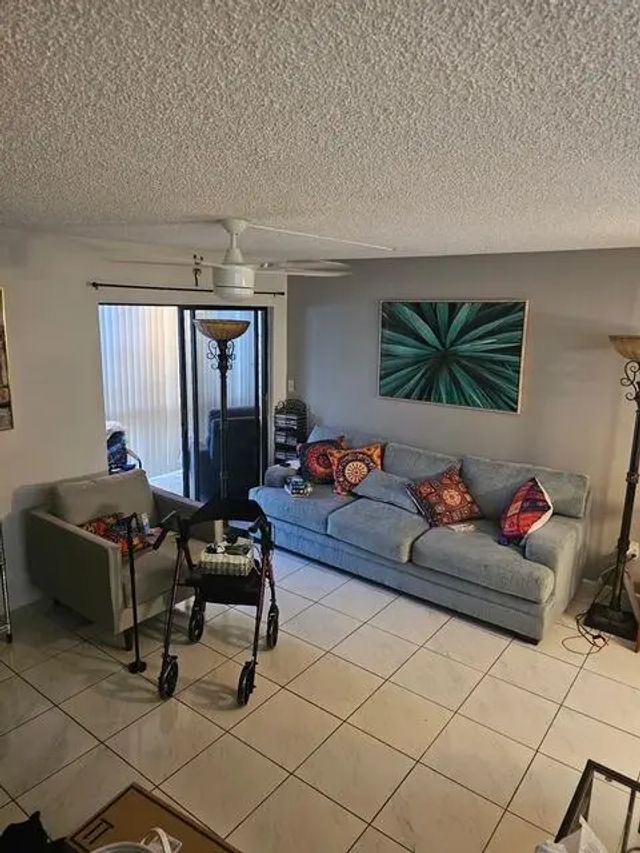 4 of 15 - 9919 N Belfort Circle #105, Tamarac, FL