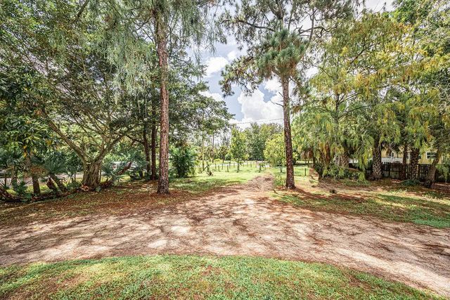 4 of 27 - 16933 W Calder Drive W, The Acreage, FL