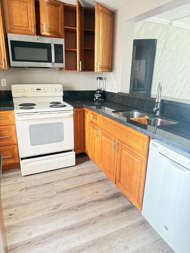 3 of 15 - 6451 N University Drive #212, Tamarac, FL