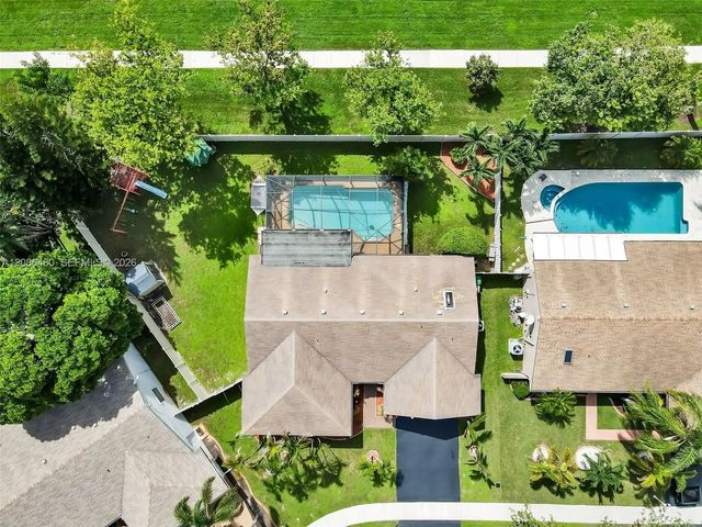 4 of 68 - 1361 White Stone Way, Davie, FL