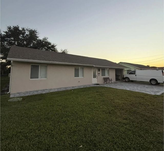 2 of 18 - 1082 Sw Bellevue Avenue, Port St. Lucie, FL