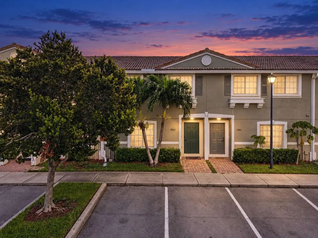 5963 Glasgow Way, Tamarac