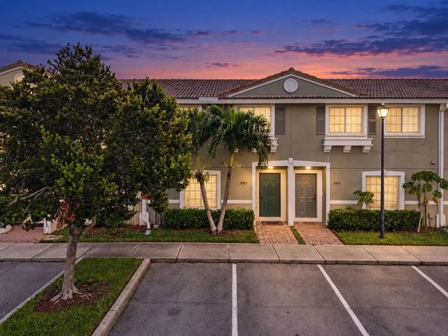 5963 Glasgow Way, Tamarac
