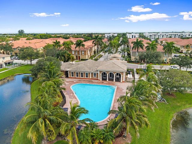 2 of 36 - 5963 Glasgow Way, Tamarac, FL